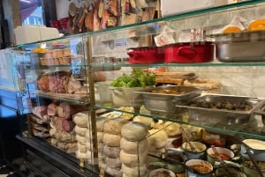 Milaan: Geschiedenis & Street Food Tour met wijnproeverij