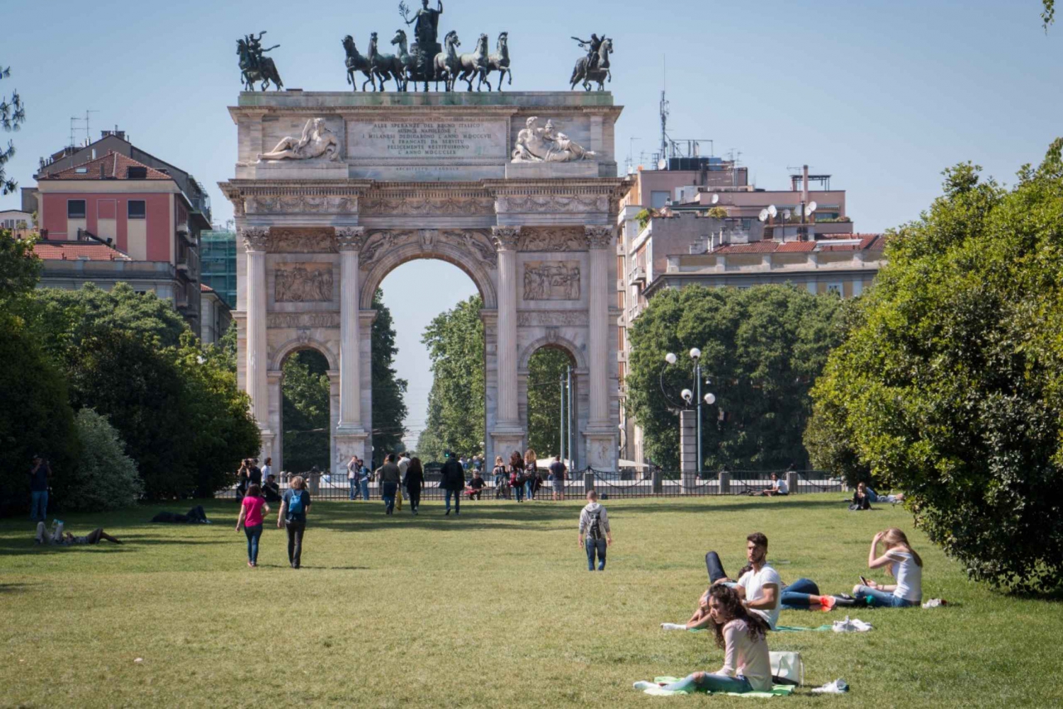 Milan in a Nutshell a Self-Guided Audio Tour in English