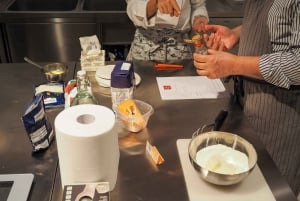 Milan: Italian Cooking Class with Food and Wine