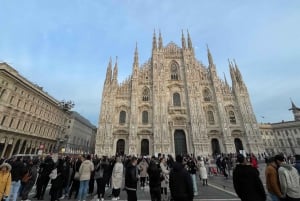 Milan: La Scala Theater and Duomo Rooftop Private Tour
