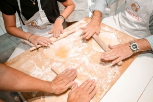 Milano: Mercato e lezione di cucina a casa di un abitante del posto