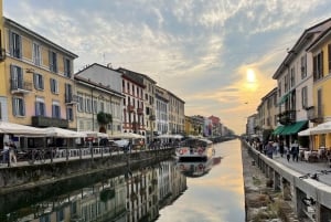 Milan: Navigli District Canal Boat Tour with Aperitivo