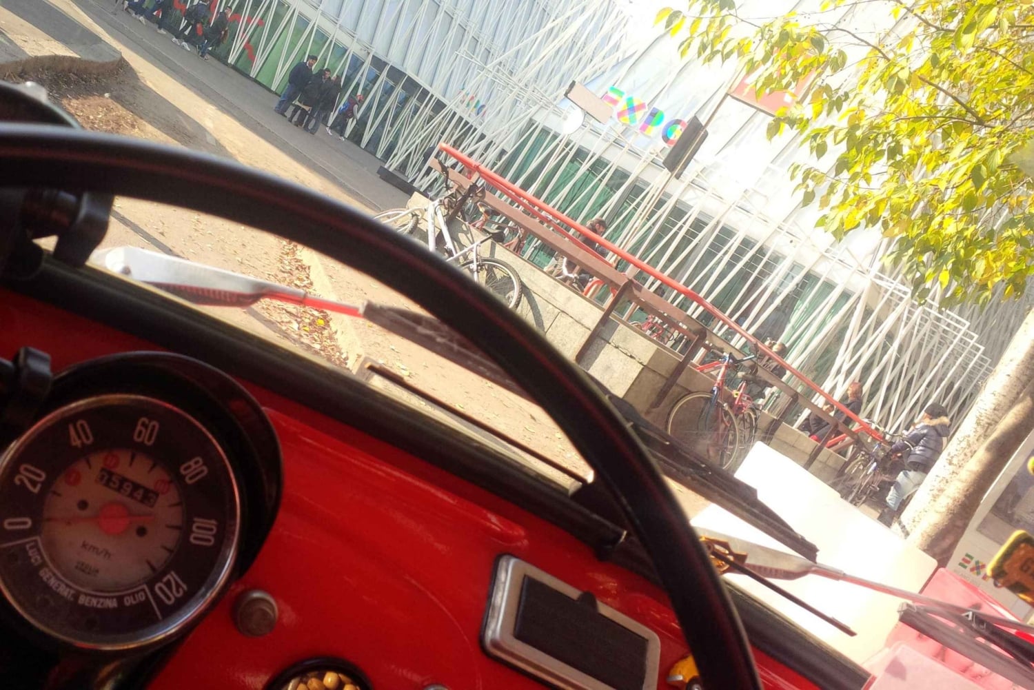 Mediolan: Nocna wycieczka zabytkowym Fiatem 500 (3 godz., 3 przystanki)