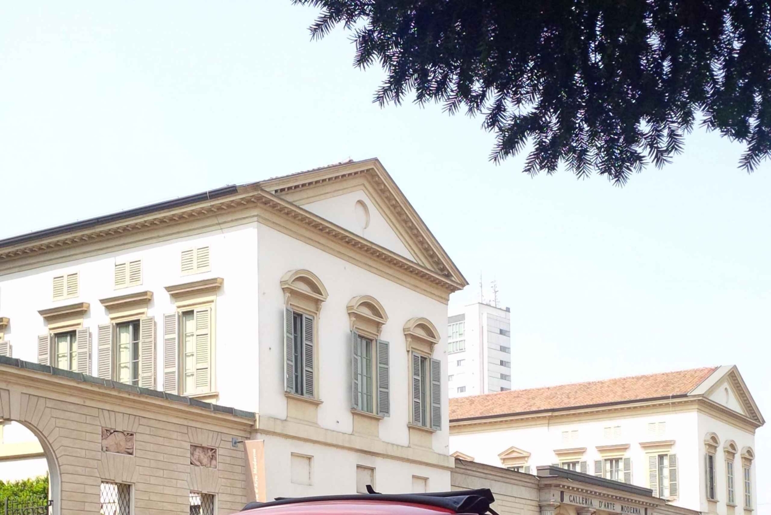 Mediolan: Nocna wycieczka zabytkowym Fiatem 500 (3 godz., 3 przystanki)