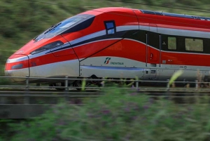 Milan: One-way Train Transfer to/from Peschiera del Garda