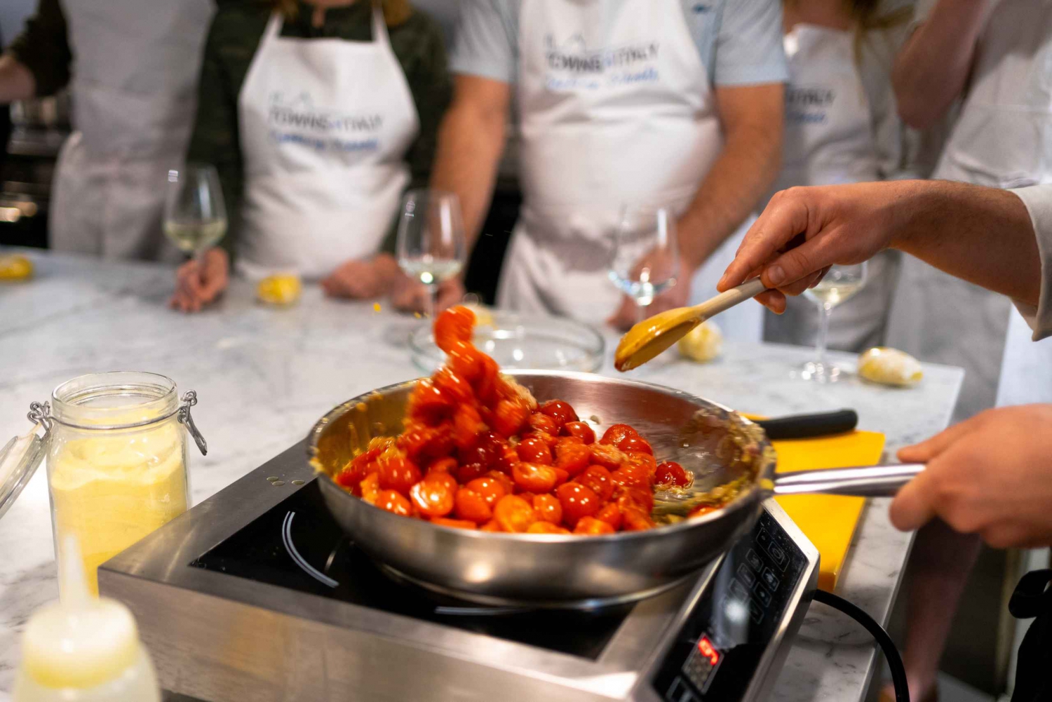 Milan: Create your own Pasta and Risotto with Market Tour