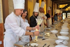 Milano: Pasta og Tiramisu madlavningskursus med vin