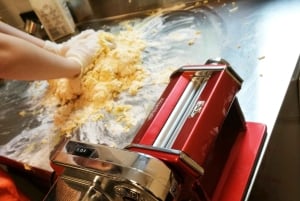 Mailand: Pasta Mastery Workshop mit Spritz und Tiramisù