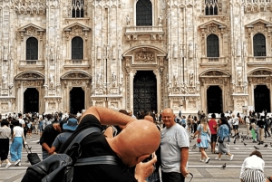 Milan Postcard Viewpoints Walk with Locals - Travel Bloggers