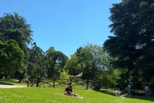 Milan: Private Sunset Picnic with Italian Aperitivo