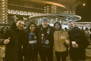 Mailand: Gemeinsam mit Einheimischen ein Fußballspiel in Mailand sehen