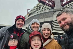 Mailand: Gemeinsam mit Einheimischen ein Fußballspiel in Mailand sehen