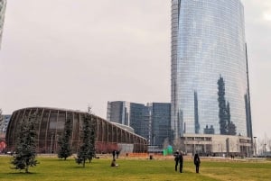 Milan: Self-guided Walk in Futuristic Porta Nuova District