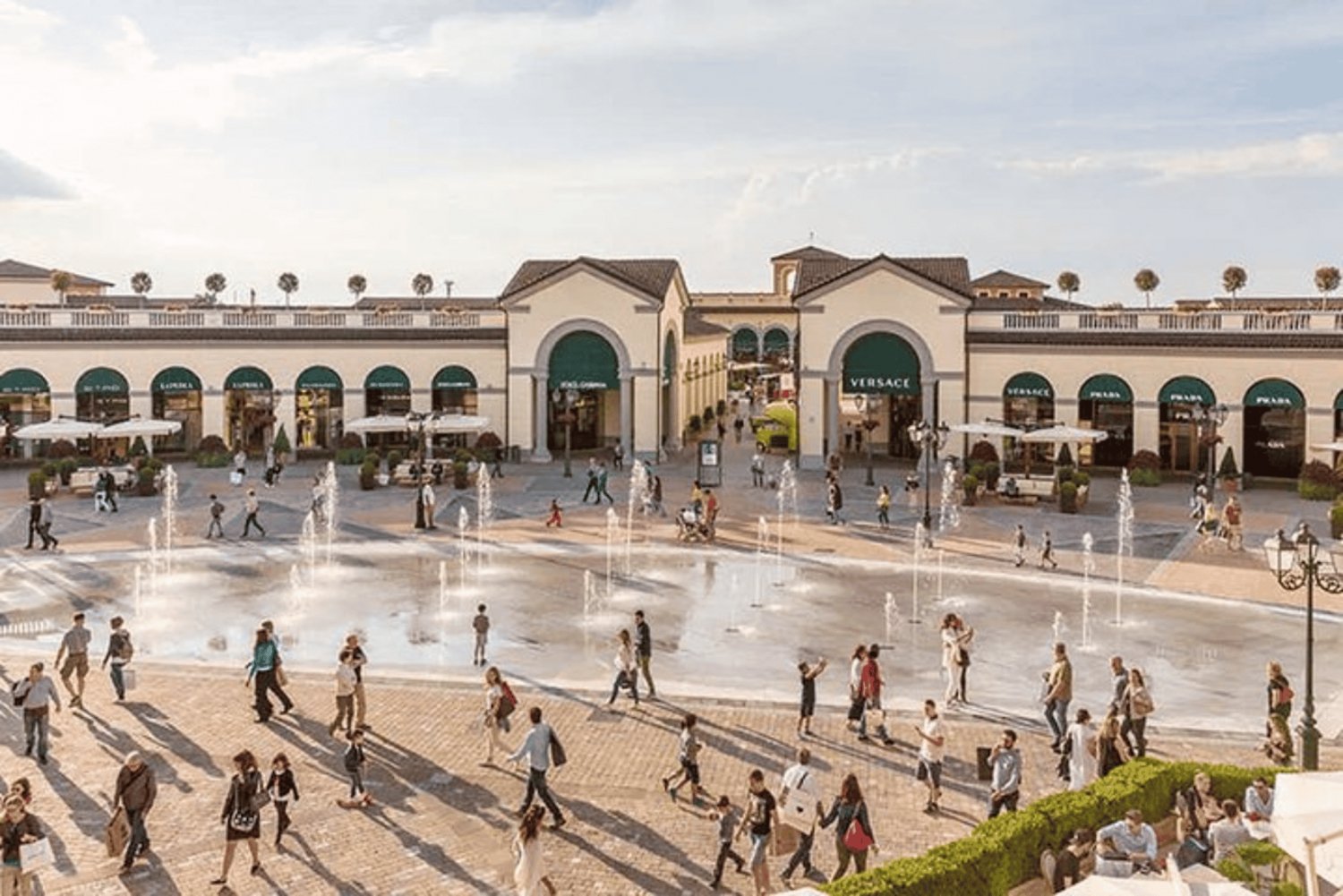 Serravalle Outlet: Private Guided Tour From Milan.