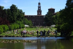 Milan: Sforza Castle and Parco Sempione Private Walking Tour