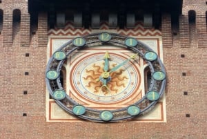 ミラノ：スフォルツァ城とレオナルド優先入場プライベートツアー