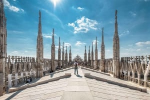 Milan: Small Group – Castle, Gelato Tasting & Duomo Rooftop