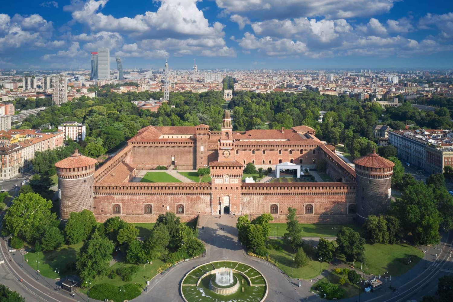 Mała grupa w Mediolanie: Duomo i dach, zamek, degustacja gelato