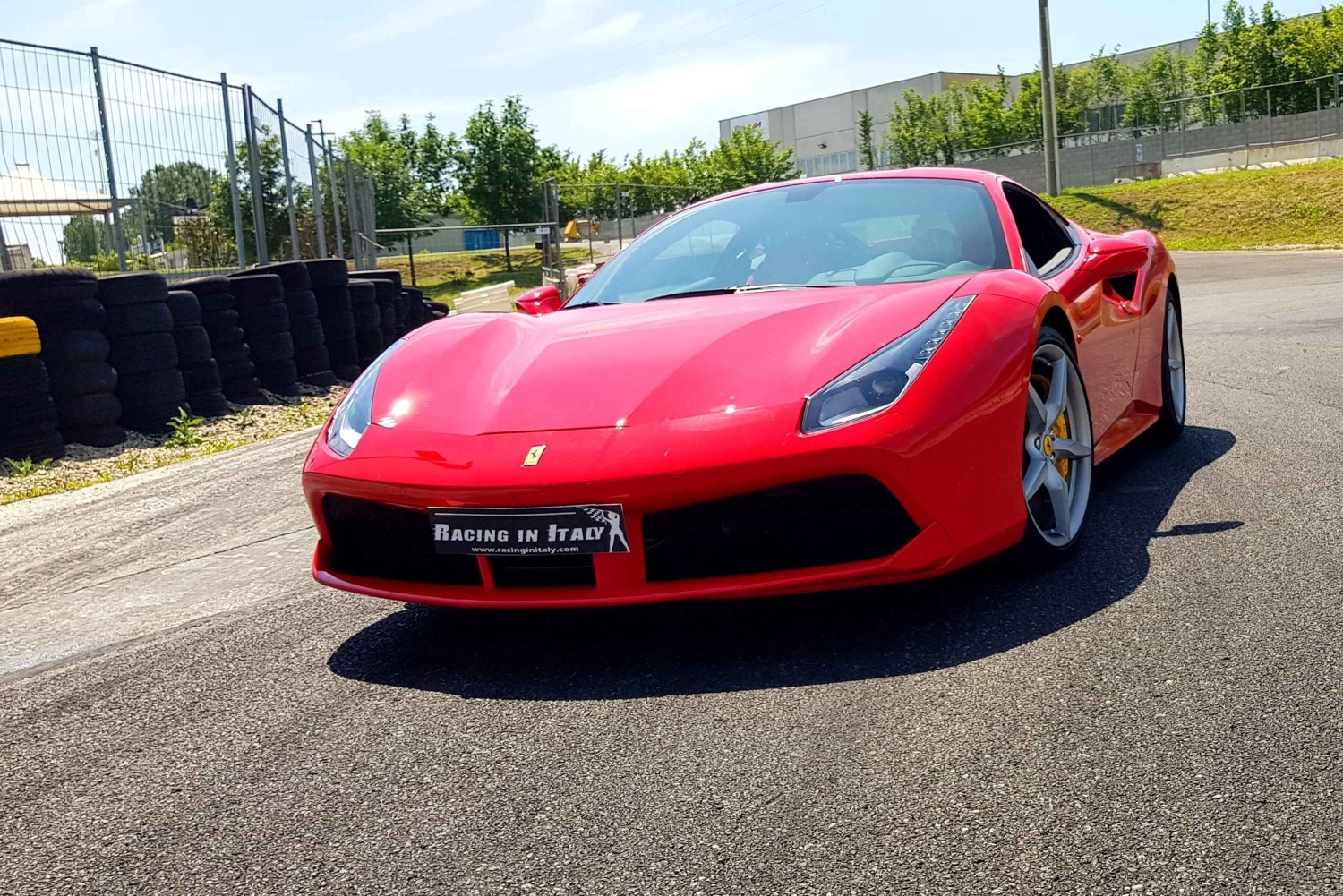 Milano: Testkør en Ferrari 488 på en racerbane
