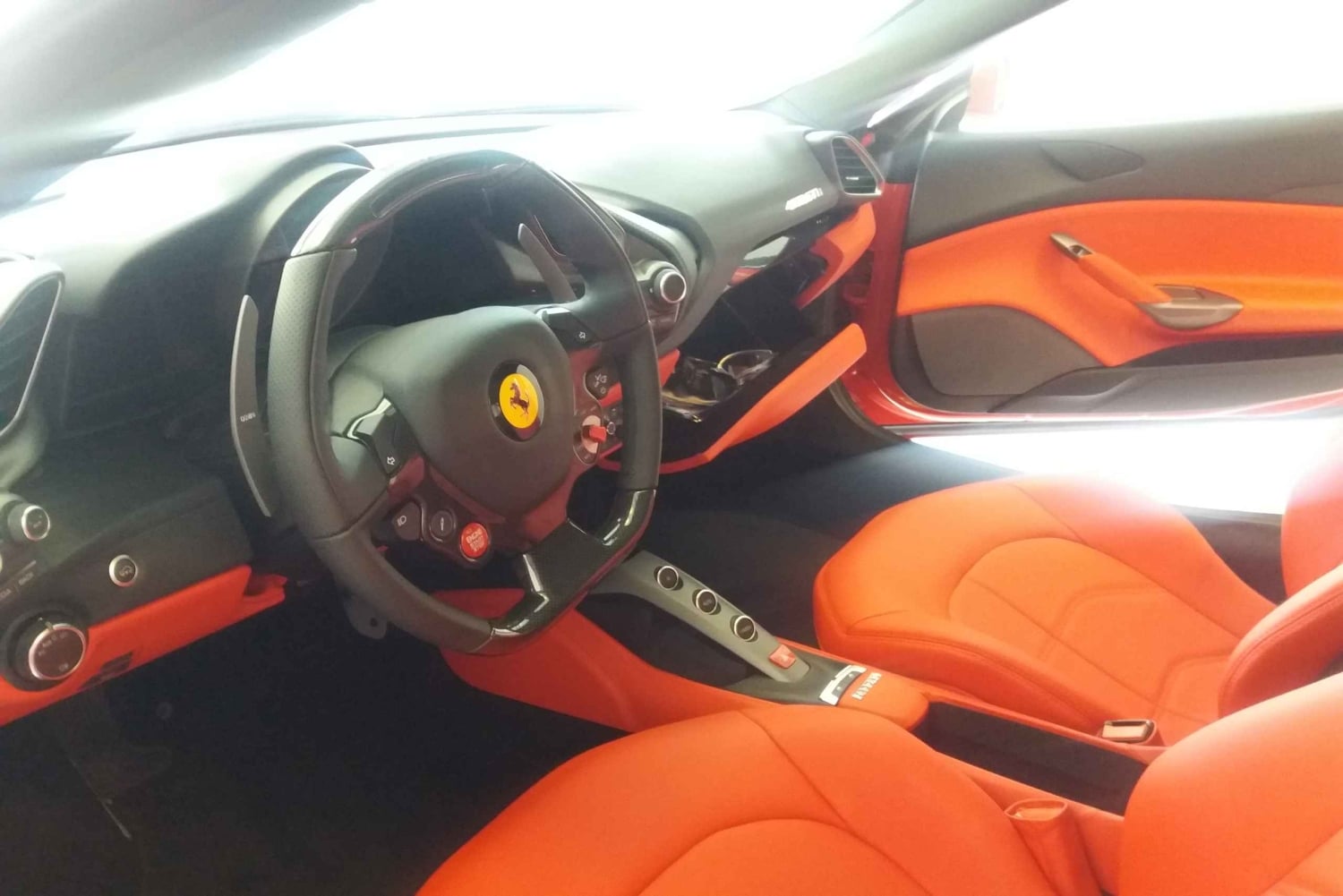 Milano: Testkør en Ferrari 488 på en racerbane