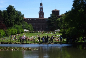 Milan: Tour Parco Sempione with aperitif on the Branca Tower