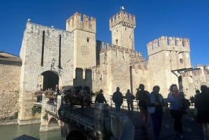 Milano: Dagstur til Verona med cruise til Sirmione ved Gardasjøen
