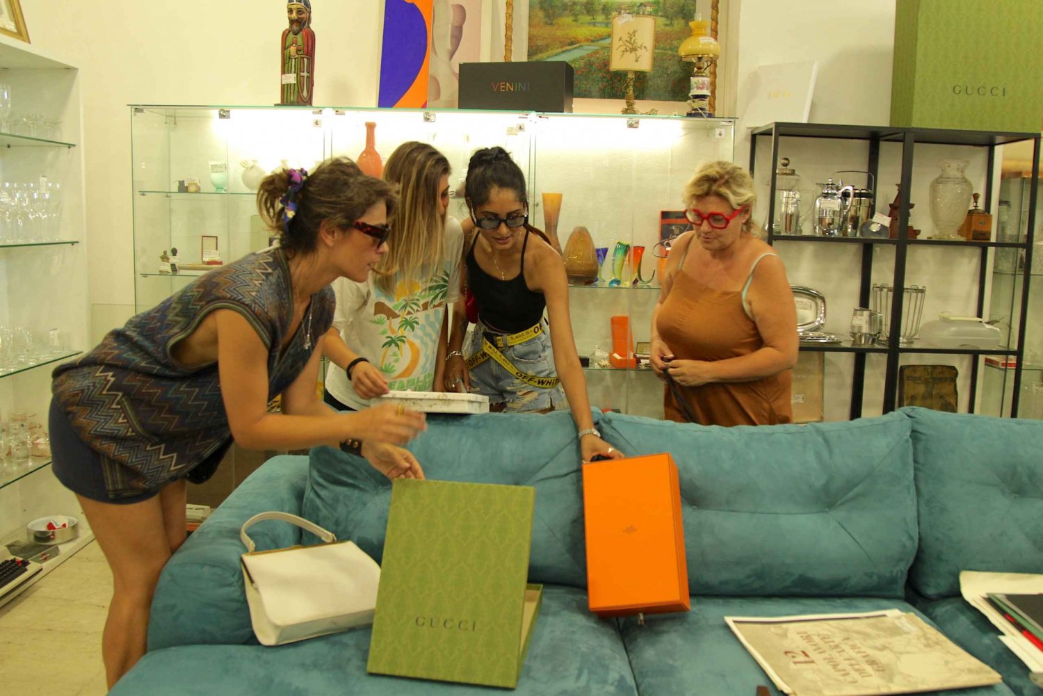 Milan: Vintage Shop Tour and Shopping Experience