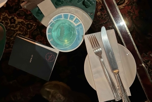 Milan: vintage shopping tour with a personal shopper and mixology experience