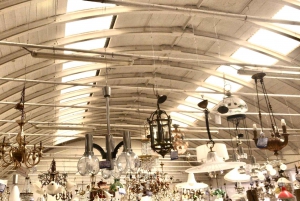 Milan: Vintage Store Tour and Special Discounts