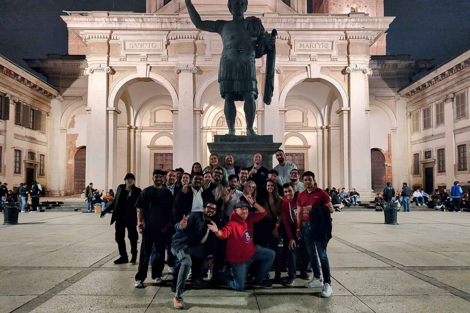 Milan: VIP Nighttime Corso Como Crawl to 2 Bars and 2 Clubs