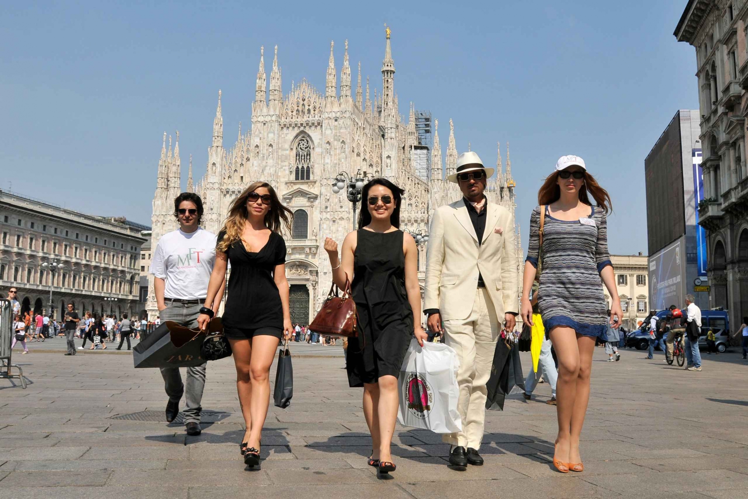 Milan: Walking Fashion Tour
