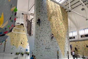 Milán: aventura de escalada en interior con apoyo de un instructor
