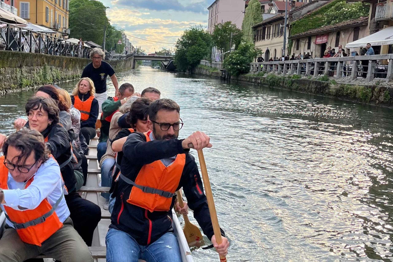 Navigli di Milano : Dragon Boat Experience