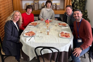 パルマ フード ツアー: パルミジャーノ レッジャーノとパルマ産プロシュート