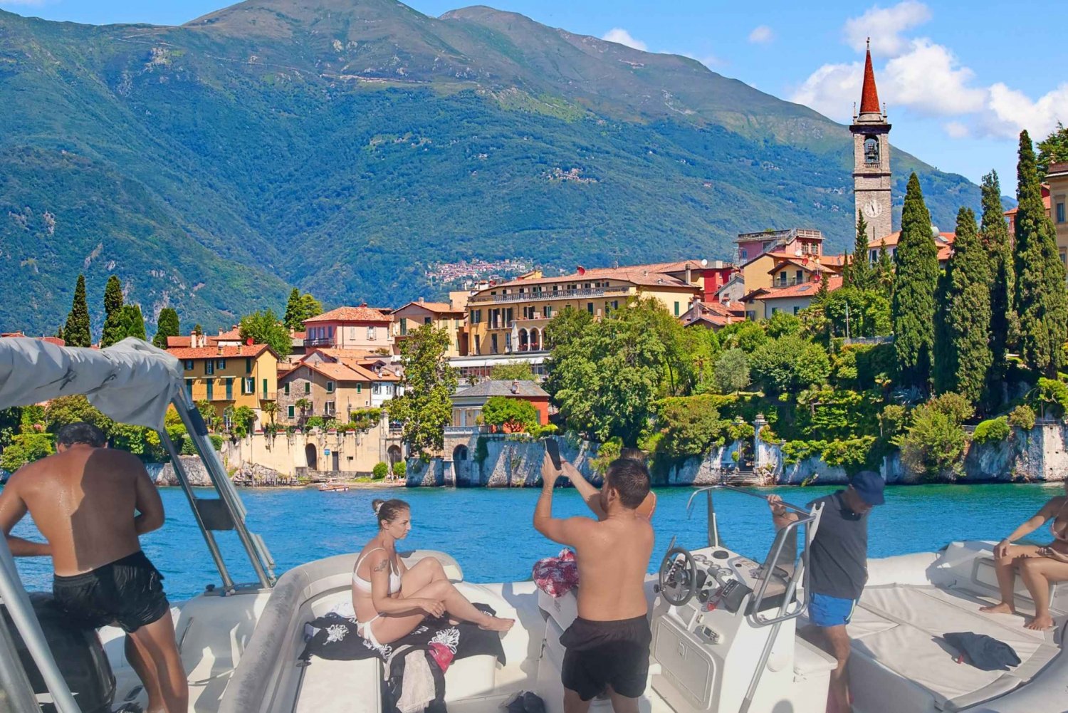 Como: Tour em pequenos grupos de barco no Lago de Como com aperitivo