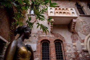 Sirmione and Verona: Private Guided Tour From Milan.