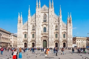 Skyward Soiree: Odkrywanie Duomo i panoramiczne cuda na dachu