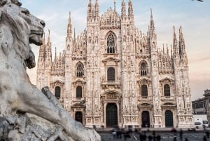 Skyward Soiree: Odkrywanie Duomo i panoramiczne cuda na dachu