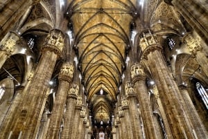 Skyward Soiree: Odkrywanie Duomo i panoramiczne cuda na dachu