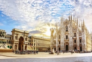 Skyward Soiree: Odkrywanie Duomo i panoramiczne cuda na dachu