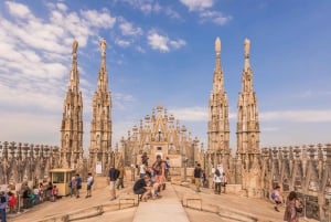 Skyward Soiree: Odkrywanie Duomo i panoramiczne cuda na dachu