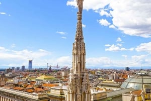 Skyward Soiree: Odkrywanie Duomo i panoramiczne cuda na dachu