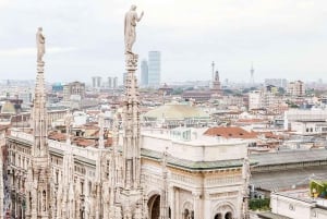 Skyward Soiree: Odkrywanie Duomo i panoramiczne cuda na dachu