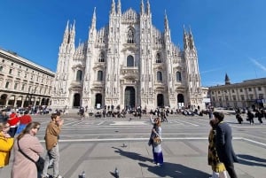 Skyward Soiree: Odkrywanie Duomo i panoramiczne cuda na dachu