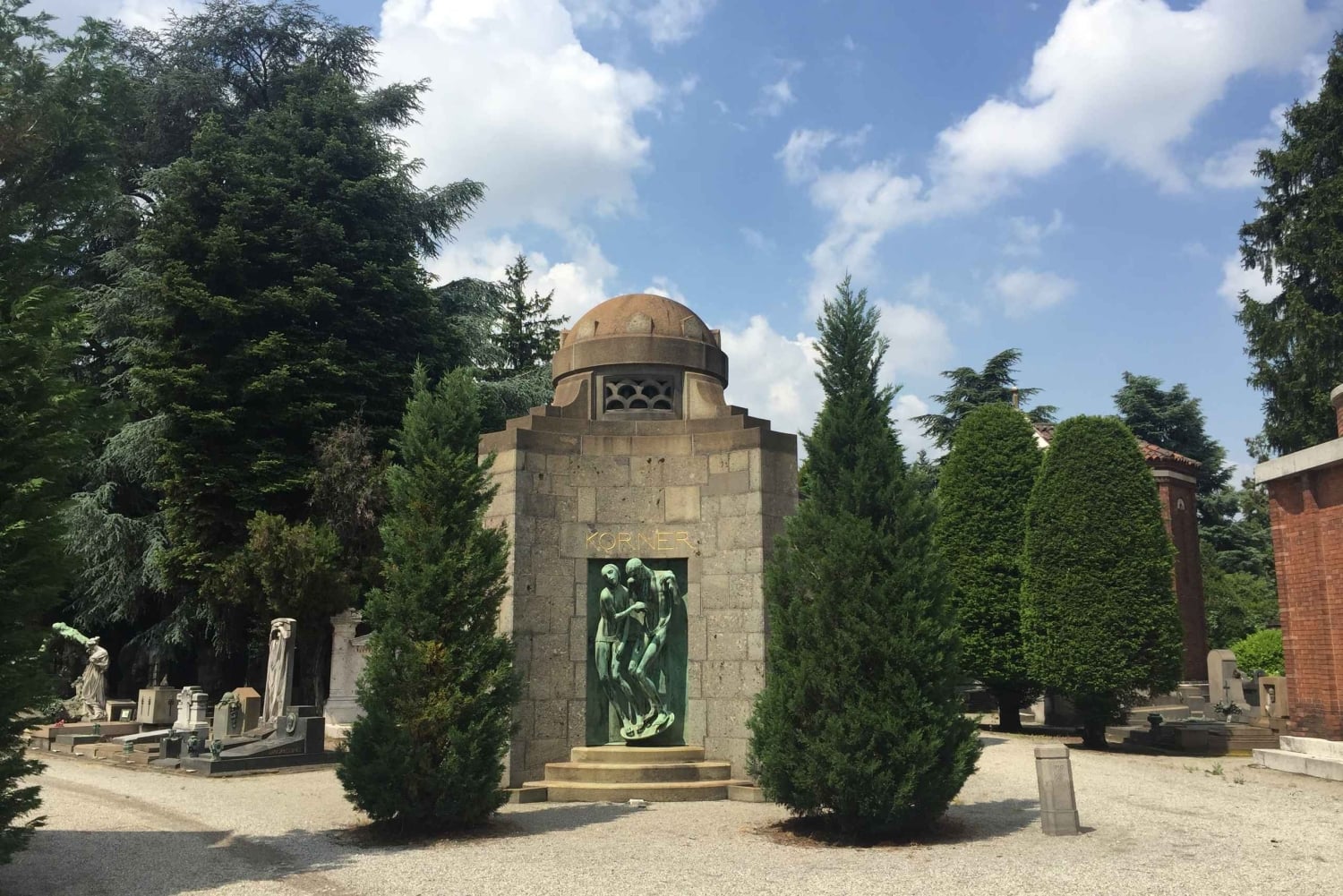 Le cimetière monumental de Milan : Découvrez l'inattendu