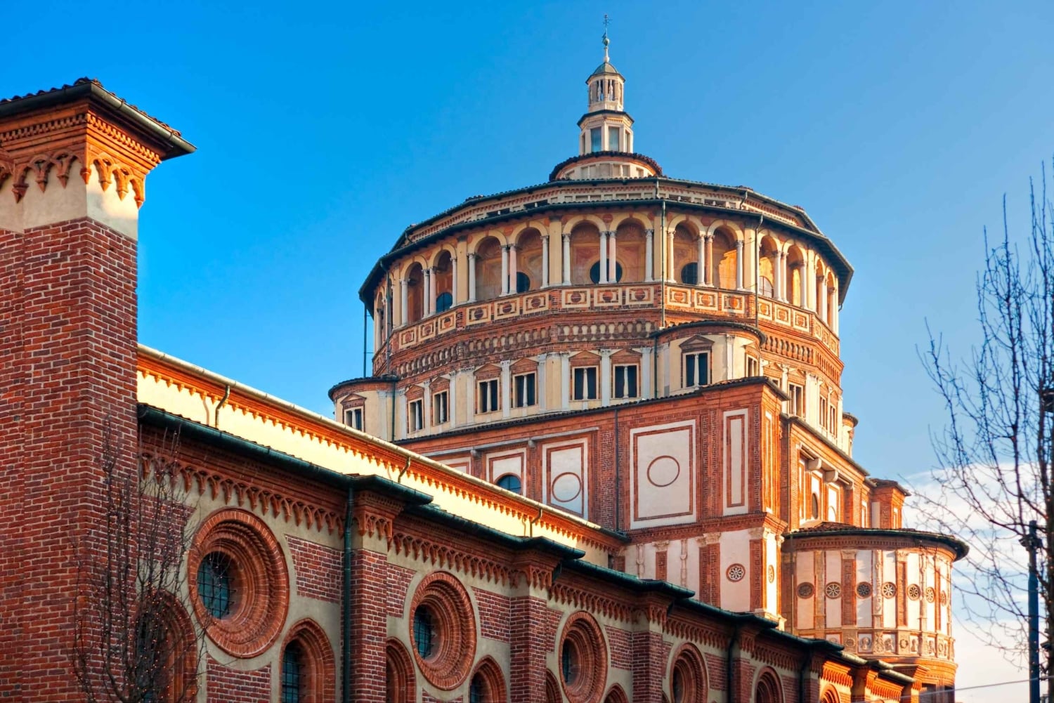 Top Historical Churches in Milan Private Guided Tour