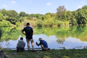 Trekking no bosque com piquenique no lago das tartarugas