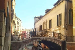 ヴェネツィア：ガイド付き市内ツアーとボート遊覧