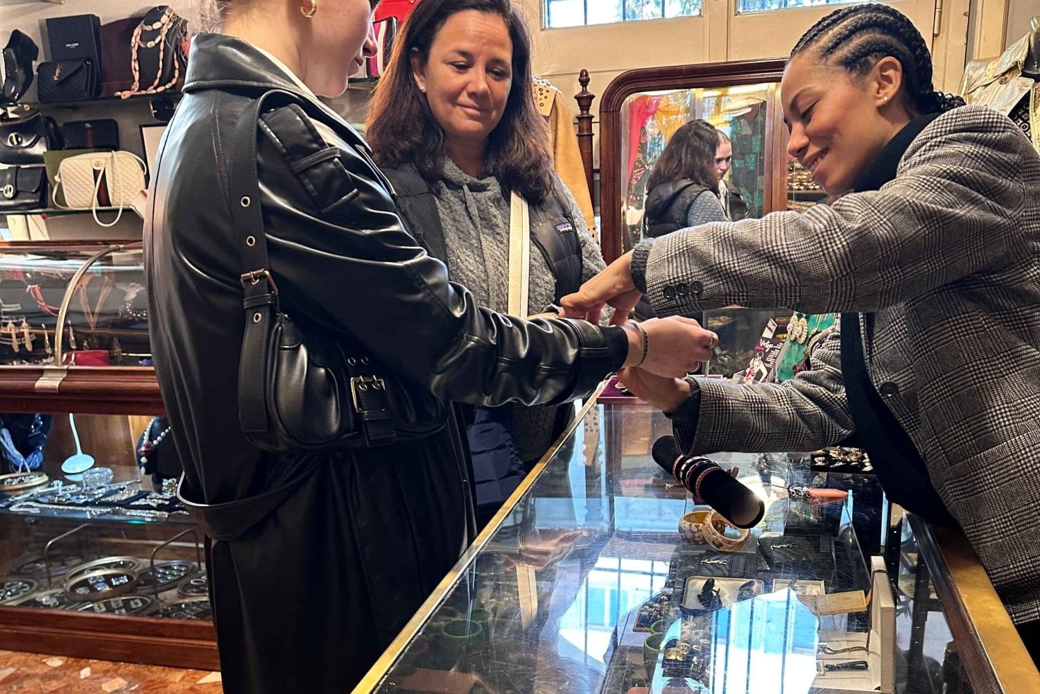 Vintage shoppingtur med morgenmad