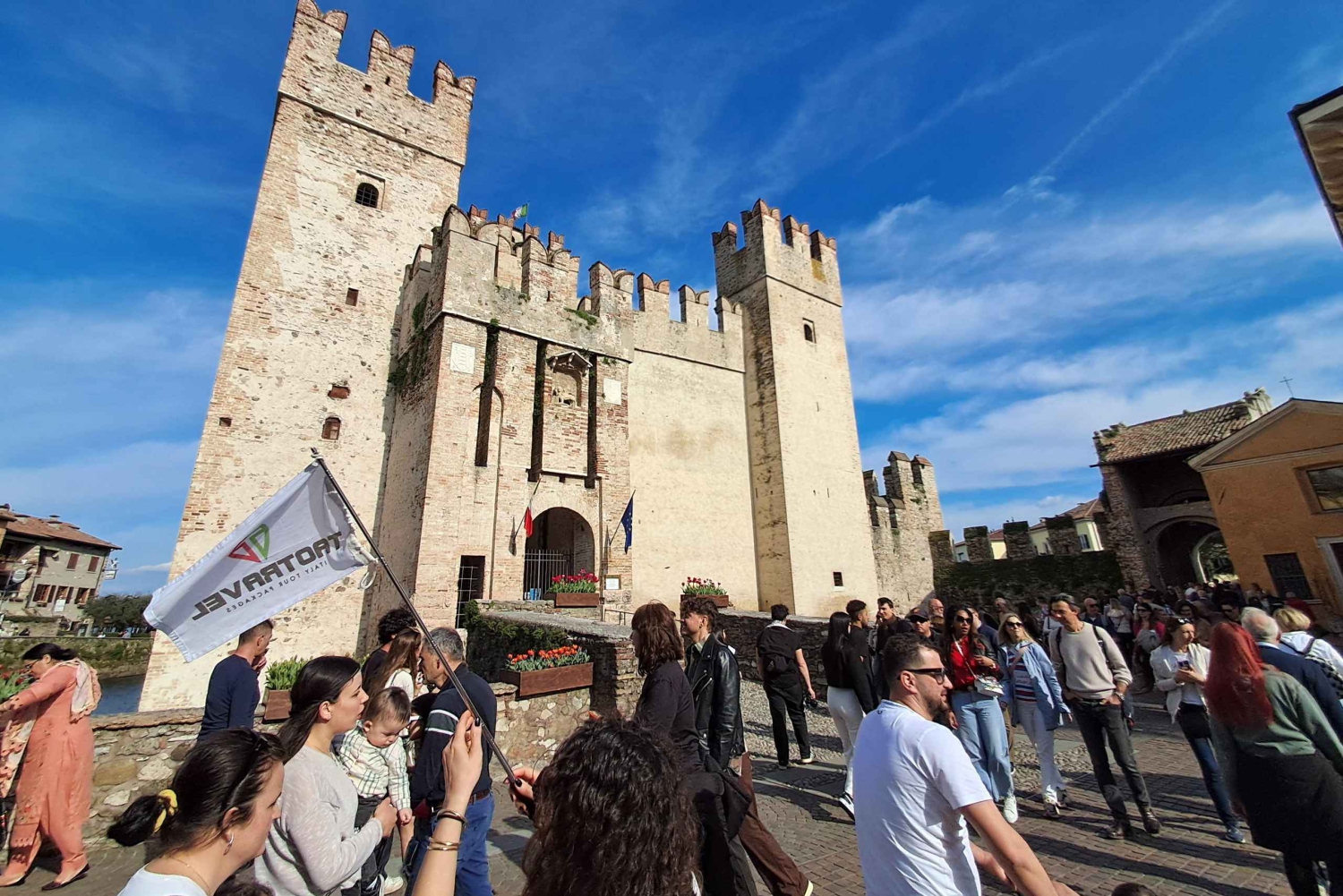 Besök i Verona och Gardasjön. Dagsutflykt från Milano